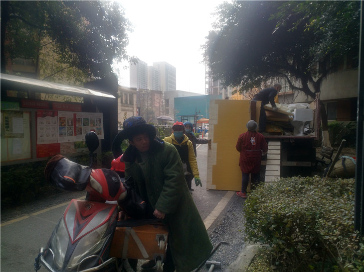 成都成華區東郊紅楓嶺二期家裝拆除圣燈路舊房翻新拆除公司